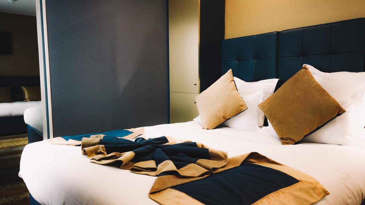 Deluxe Quadruple Room,1208519890:JPEG
